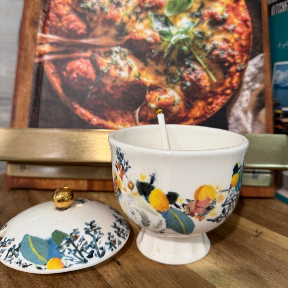 Anthropologie Botanica
Floral Ceramic Sugar Bowl with Lid